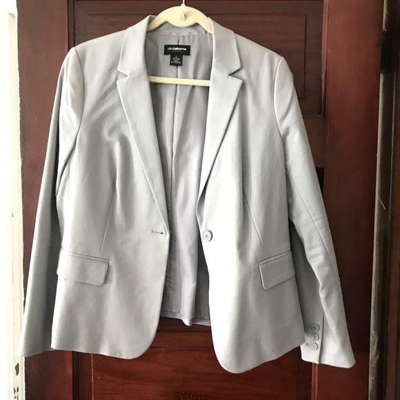 Gray suit - Picture 3 of 4